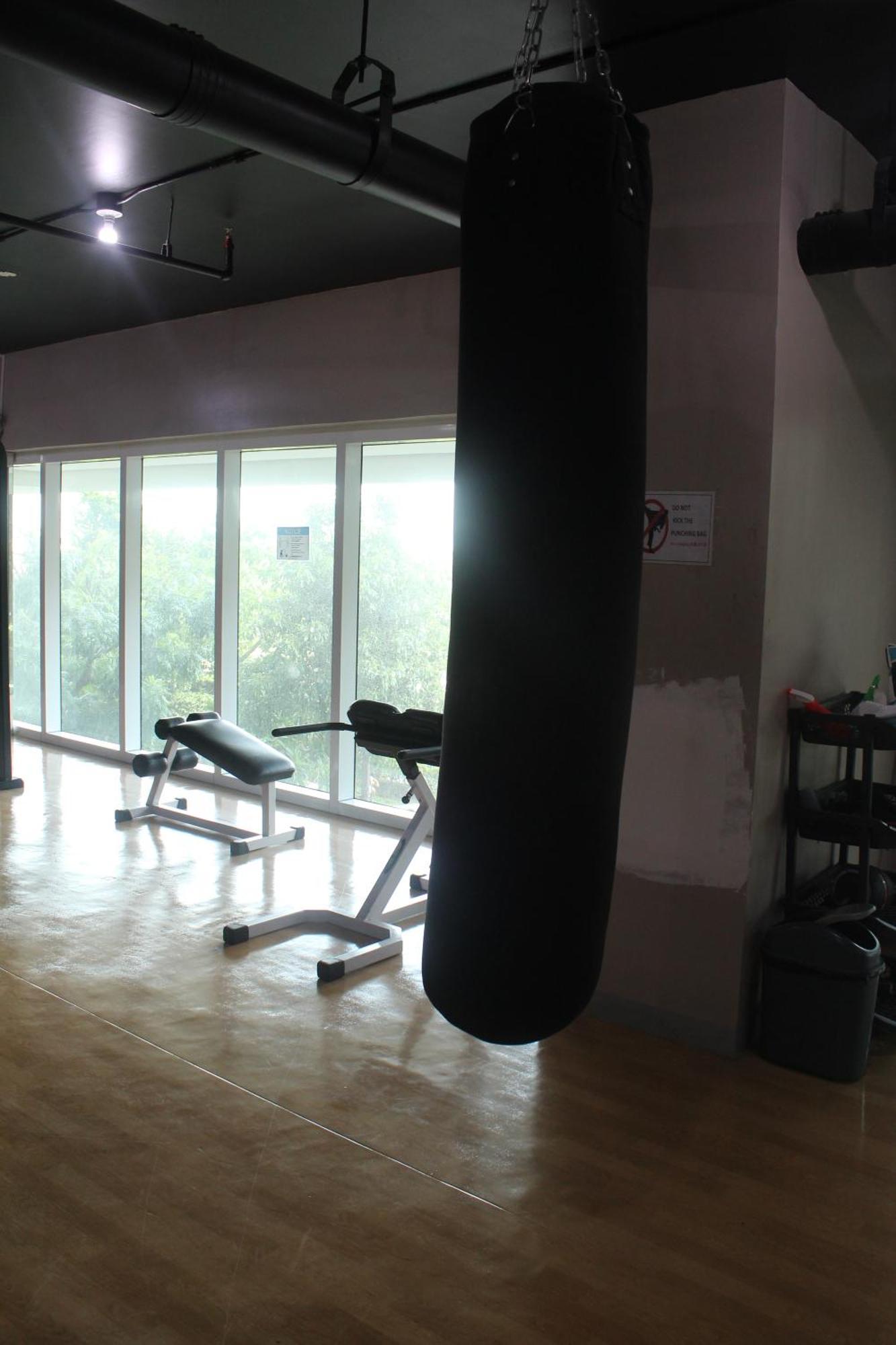 Affordable Makati Serviced Apartments มะนิลา ภายนอก รูปภาพ